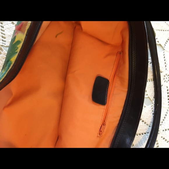 Leather bag with floral design - Picture 7 of 8